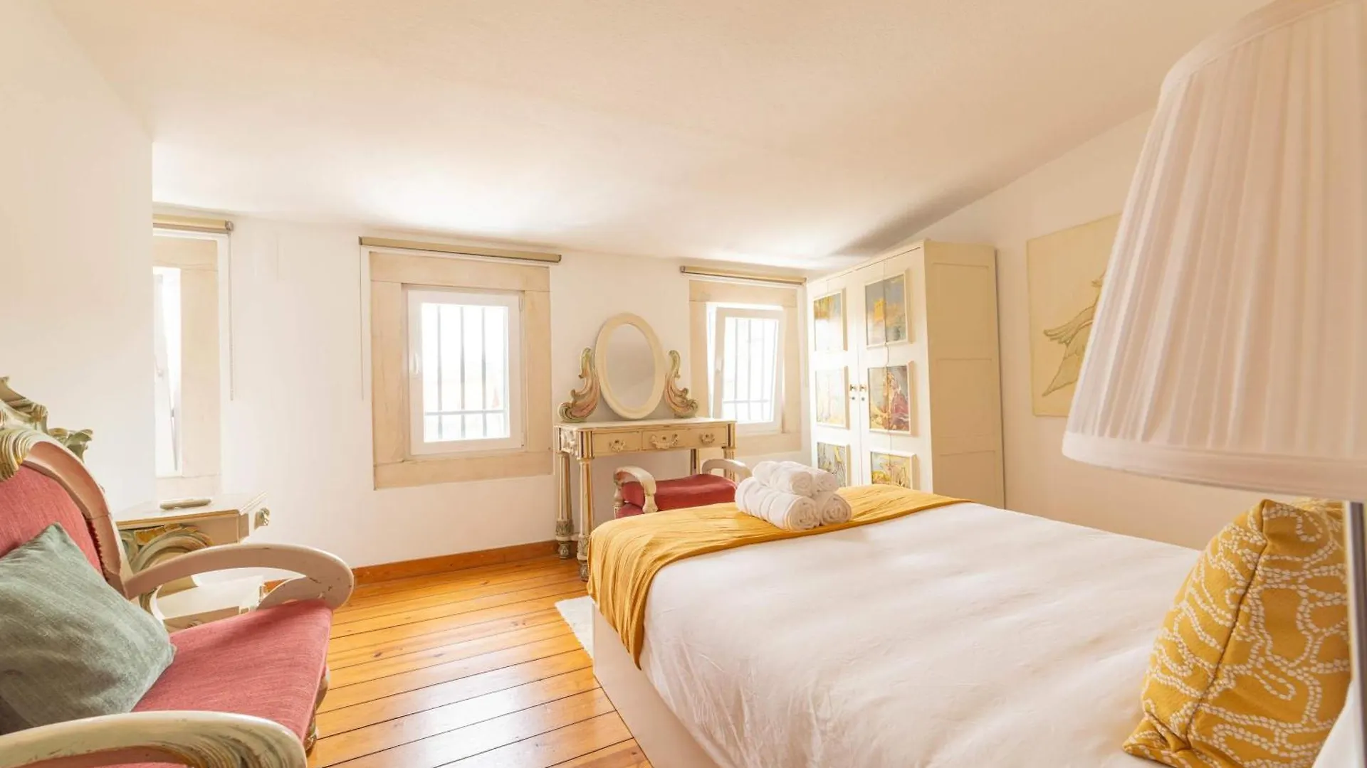 Charming Classic-Rustic Retreat In Historic Лиссабон 0*,  Португалия