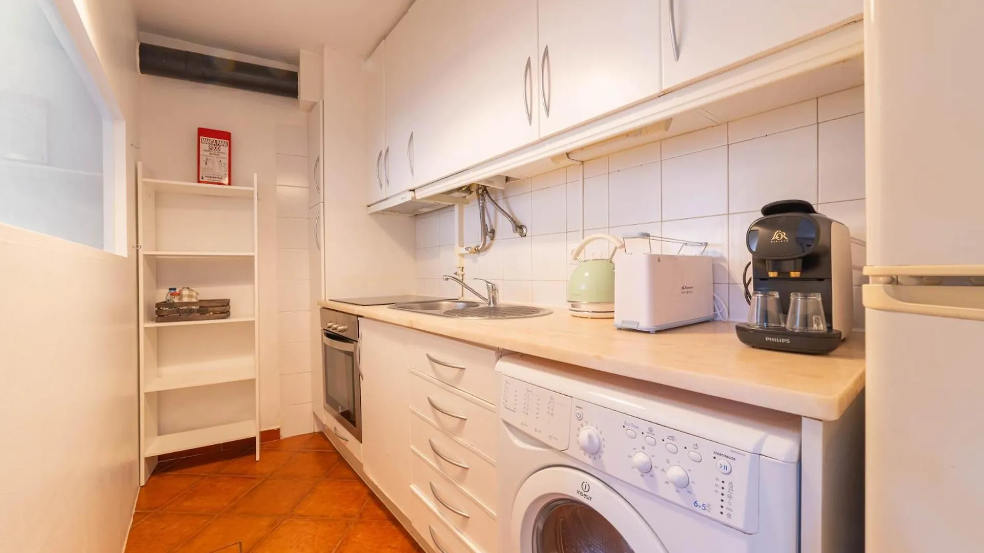 Charming Classic-Rustic Retreat In Historic Лиссабон 0*,